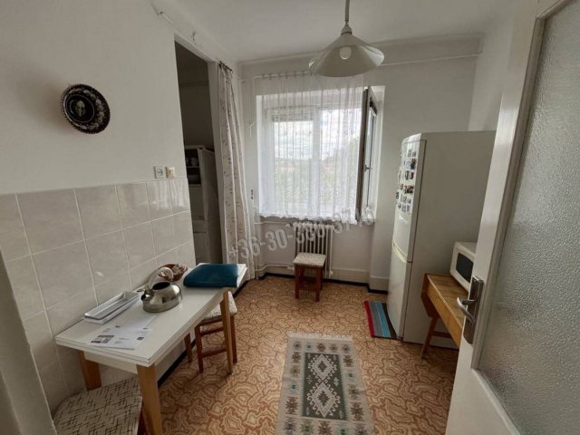 Eladó téglalakás, Dunaújvárosban 26 M Ft, 1 szobás