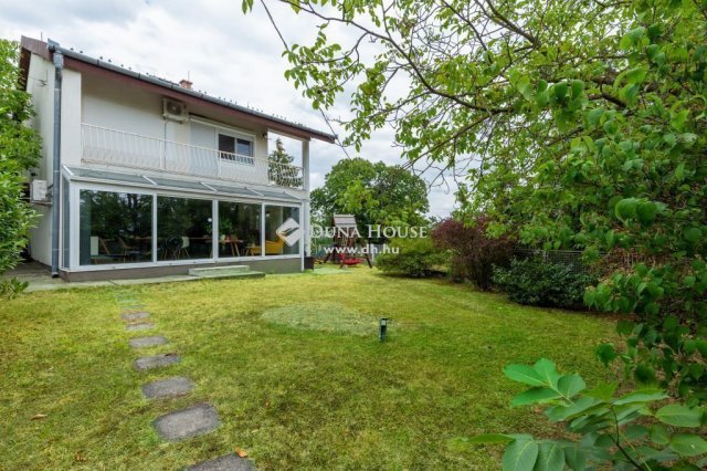 Eladó családi ház, Szentendrén 179 M Ft, 6 szobás