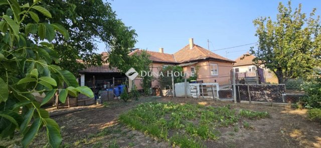 Eladó családi ház, Ecséden 29.9 M Ft, 3 szobás