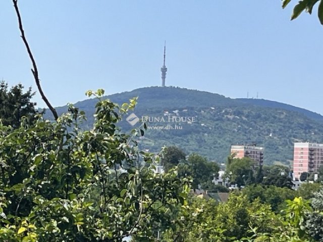 Eladó családi ház, Pécsett 16.9 M Ft, 3 szobás