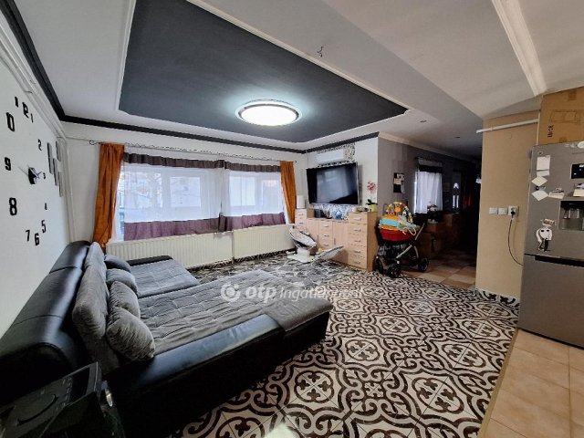 Eladó családi ház, Akasztón 27 M Ft, 2+2 szobás