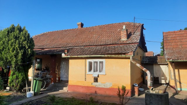 Eladó családi ház, Jászladányon, Fekete Pál utcában 8 M Ft