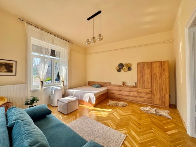 Kiadó téglalakás, albérlet, Pécsett 250 E Ft / hó, 2 szobás