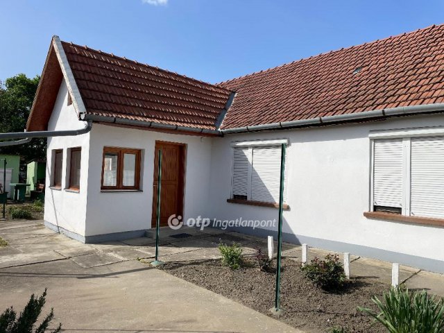 Eladó családi ház, Gyulán 48 M Ft, 3 szobás
