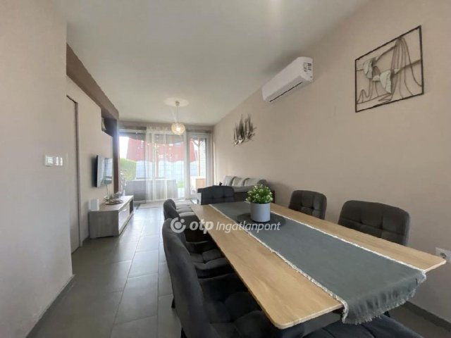 Eladó nyaraló, Zamárdiban 98 M Ft, 3 szobás