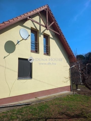 Eladó családi ház, Pécsett 89.9 M Ft, 4 szobás