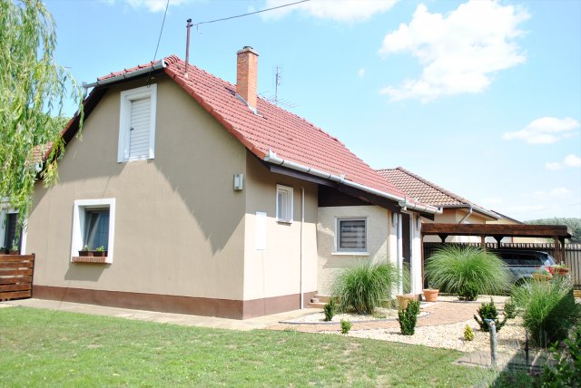 Eladó családi ház, Kecskeméten 62 M Ft, 4 szobás