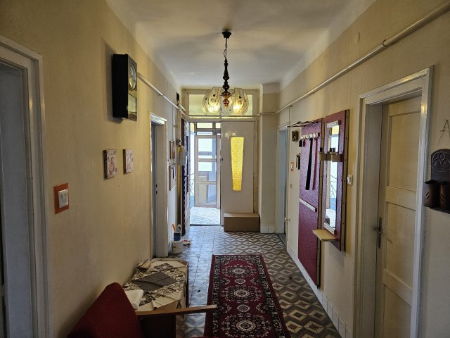 Eladó családi ház, Székesfehérvárott 53 M Ft, 3 szobás
