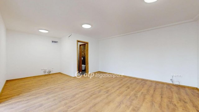 Eladó üzlethelyiség, Nyíregyházán 30.411 M Ft, 2 szobás