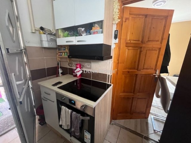 Eladó téglalakás, Pécsett 18.2 M Ft, 1 szobás