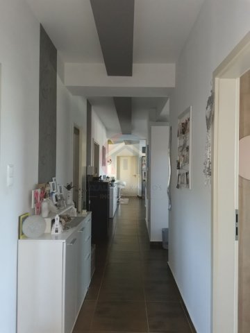 Eladó családi ház, Sopronban 229 M Ft, 8 szobás