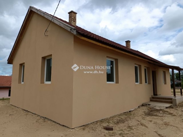 Eladó családi ház, Farmoson 29.9 M Ft, 4 szobás