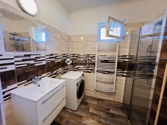 Eladó családi ház, Tökölön 117.99 M Ft, 3 szobás