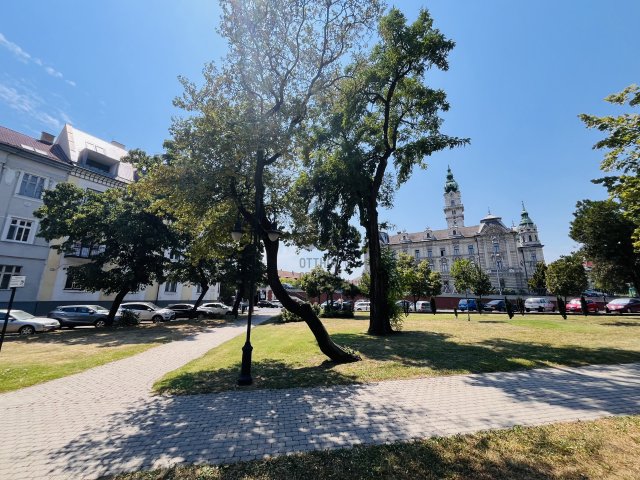 Eladó téglalakás, Győrött 60 M Ft, 3 szobás