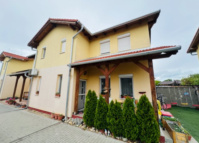 Eladó ikerház, Üllőn 78.9 M Ft, 4 szobás / költözzbe.hu