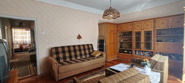 Eladó családi ház, Jászberényben 49.7 M Ft, 3 szobás