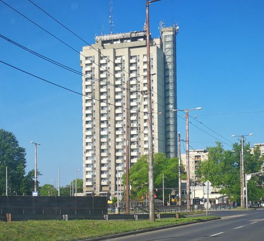 Eladó panellakás, Debrecenben, Petőfi téren 35 M Ft, 1+1 szobás