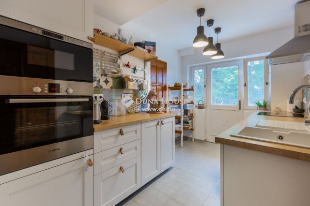 Eladó családi ház, Szentendrén 179 M Ft, 6 szobás