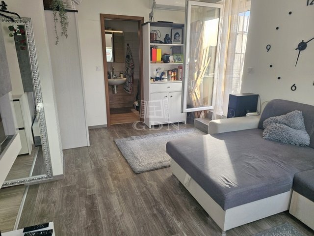 Eladó téglalakás, Szigetszentmiklóson 42 M Ft, 1+1 szobás