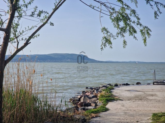Eladó nyaraló, Balatonmáriafürdőn 119 M Ft, 4 szobás