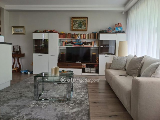 Eladó téglalakás, Budapesten, III. kerületben 189.9 M Ft
