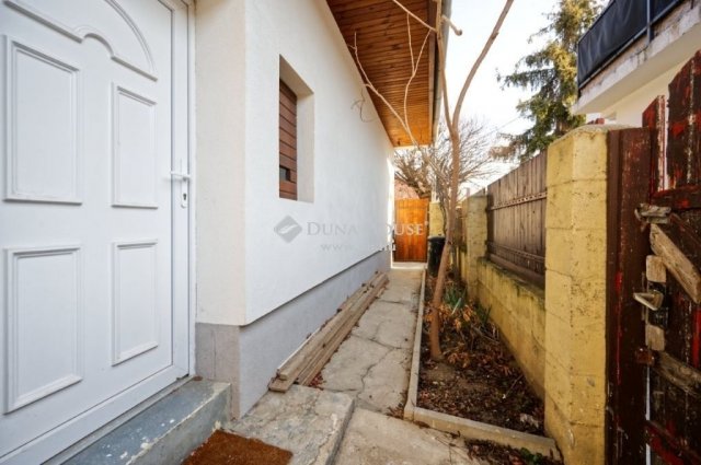 Eladó családi ház, Budaörsön 59.9 M Ft, 2 szobás