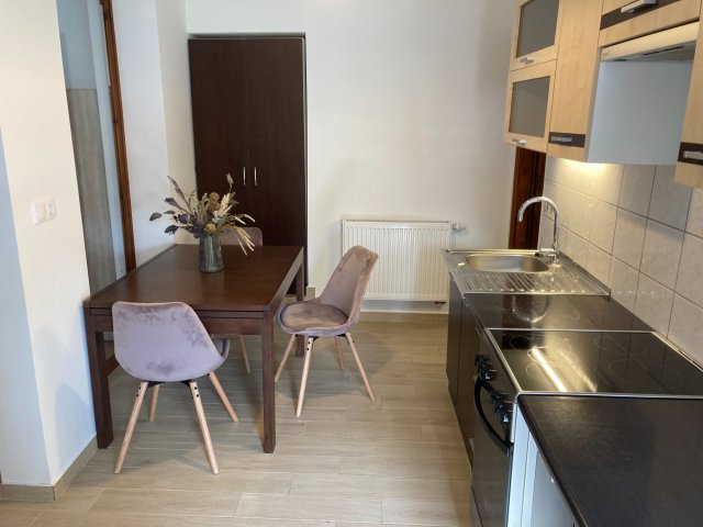 Kiadó téglalakás, albérlet, Pécsett 200 E Ft / hó, 2 szobás