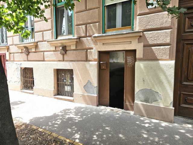Eladó üzlethelyiség, Budapesten, X. kerületben, Halom utcában