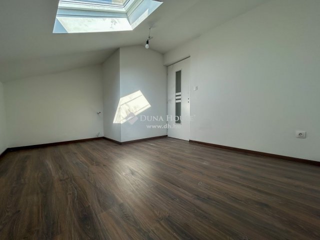 Eladó családi ház, Alsónémediben 139.9 M Ft, 6 szobás