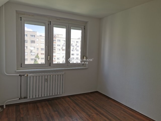 Eladó panellakás, Budapesten, III. kerületben 83.9 M Ft, 3 szobás