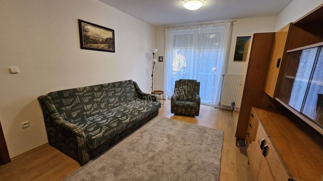 Kiadó téglalakás, albérlet, Pécsett 145 E Ft / hó, 1+1 szobás