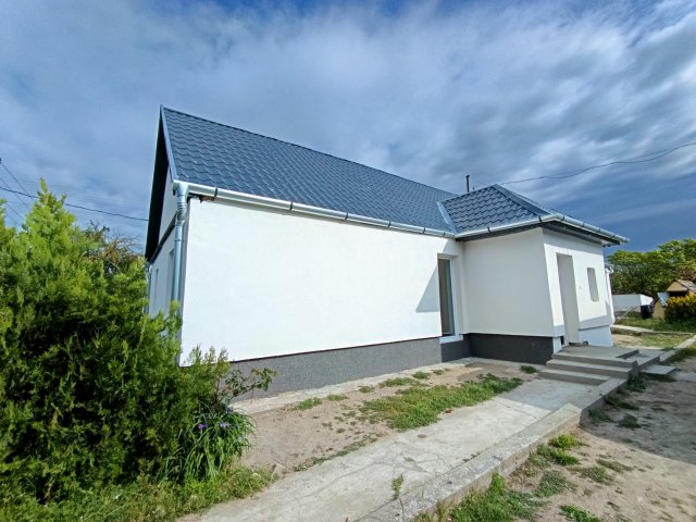 Eladó családi ház, Tápiószentmártonon 37.9 M Ft, 4 szobás