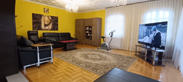 Eladó családi ház, Budaörsön 395 M Ft, 6 szobás