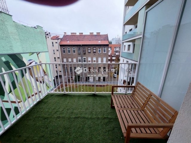 Eladó téglalakás, Budapesten, VIII. kerületben 62.8 M Ft