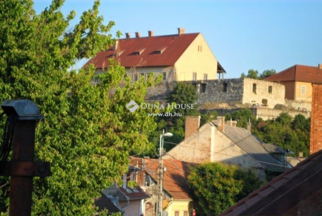 Eladó családi ház, Egerben 89.9 M Ft, 6+2 szobás