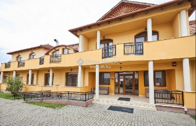 Eladó hotel, Hajdúszoboszlón 621.55 M Ft, 2 szobás