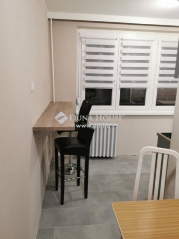 Eladó panellakás, Kecskeméten 46 M Ft, 2 szobás
