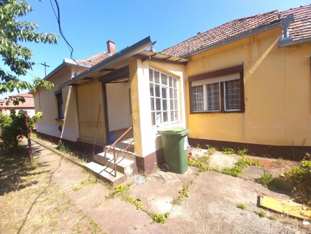 Eladó családi ház, Kecskéden 38.5 M Ft, 3 szobás