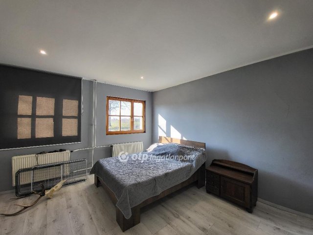 Eladó ipari ingatlan, Mezőkomáromban 350 M Ft