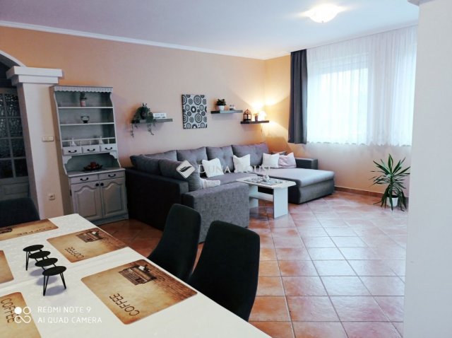 Eladó családi ház, Bükön 179 M Ft, 9+1 szobás