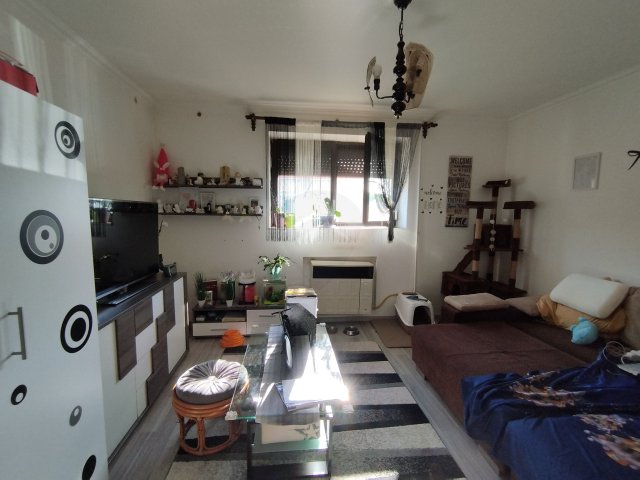 Eladó családi ház, Hatvanban 26 M Ft, 1 szobás