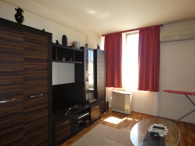 Eladó téglalakás, Kecskeméten 32 M Ft, 1 szobás