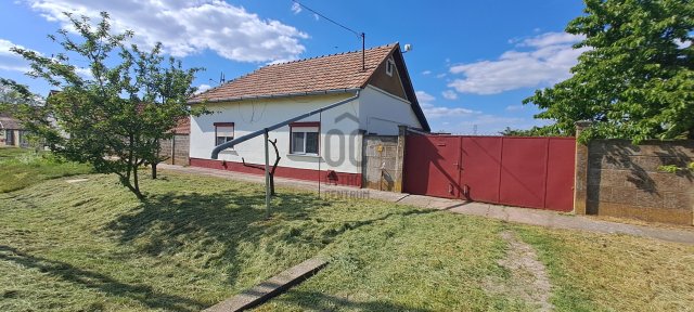 Eladó családi ház, Királyhegyesen 7.9 M Ft, 4 szobás