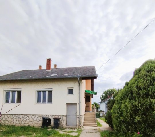 Eladó családi ház, Győrött 59 M Ft, 3 szobás