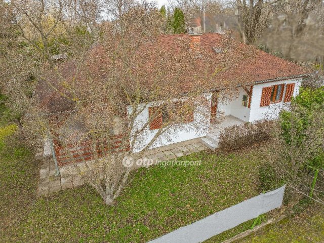 Eladó családi ház, Velencén 79.9 M Ft, 1+2 szobás