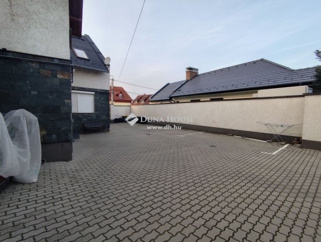 Eladó téglalakás, Kiskunfélegyházán 32.9 M Ft, 2 szobás