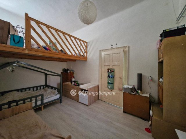 Eladó téglalakás, Nagykőrösön 50 M Ft, 3 szobás