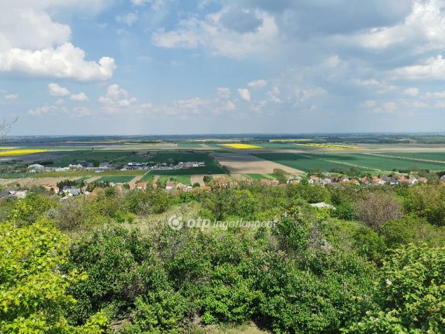 Eladó telek, Győrújbaráton 3.65 M Ft / költözzbe.hu