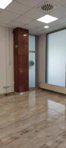 Kiadó üzlethelyiség, Szolnokon 350 E Ft / hó