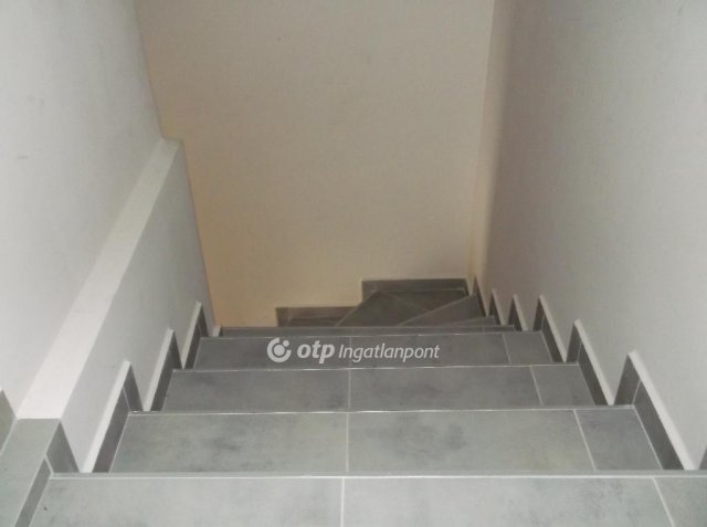 Eladó családi ház, Gyöngyösön 190 M Ft, 5 szobás